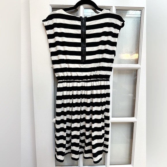 Alice and Olivia by Stacey Bendet Black White Striped Dress Size Medium - Picture 3 of 12